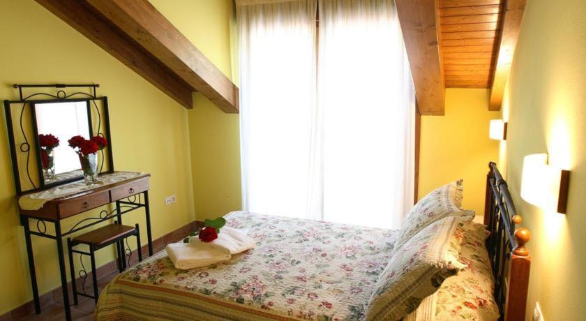 Apartamentos Rurales La Vina Onís Exteriör bild