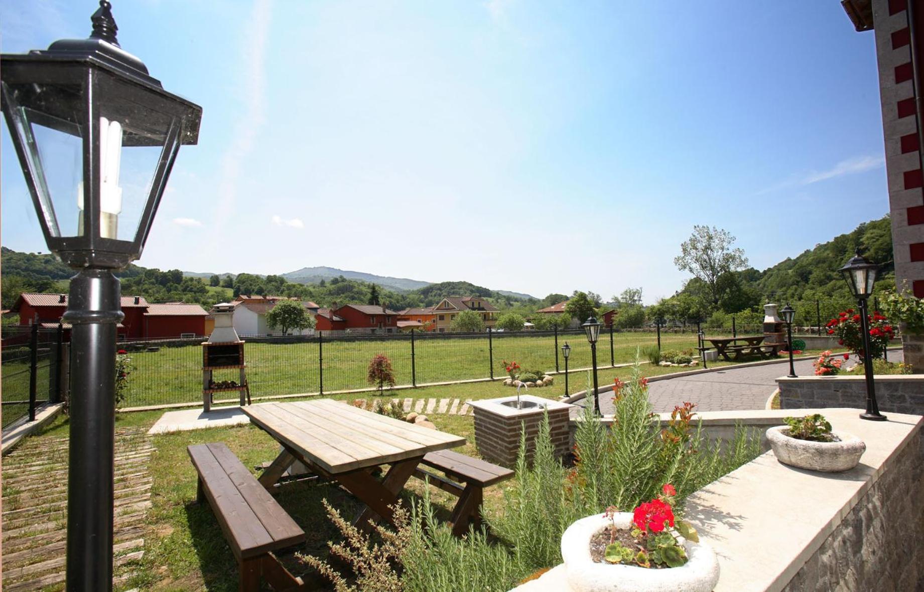 Apartamentos Rurales La Vina Onís Exteriör bild