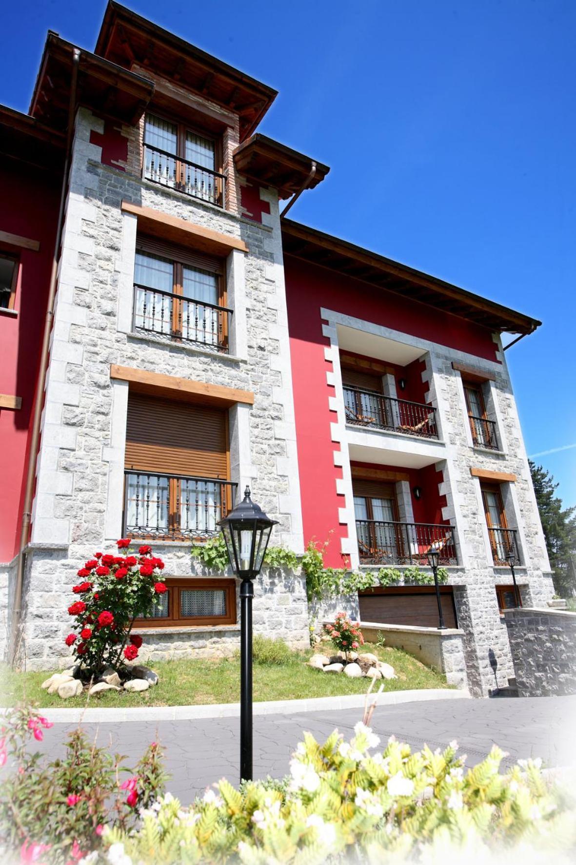 Apartamentos Rurales La Vina Onís Exteriör bild