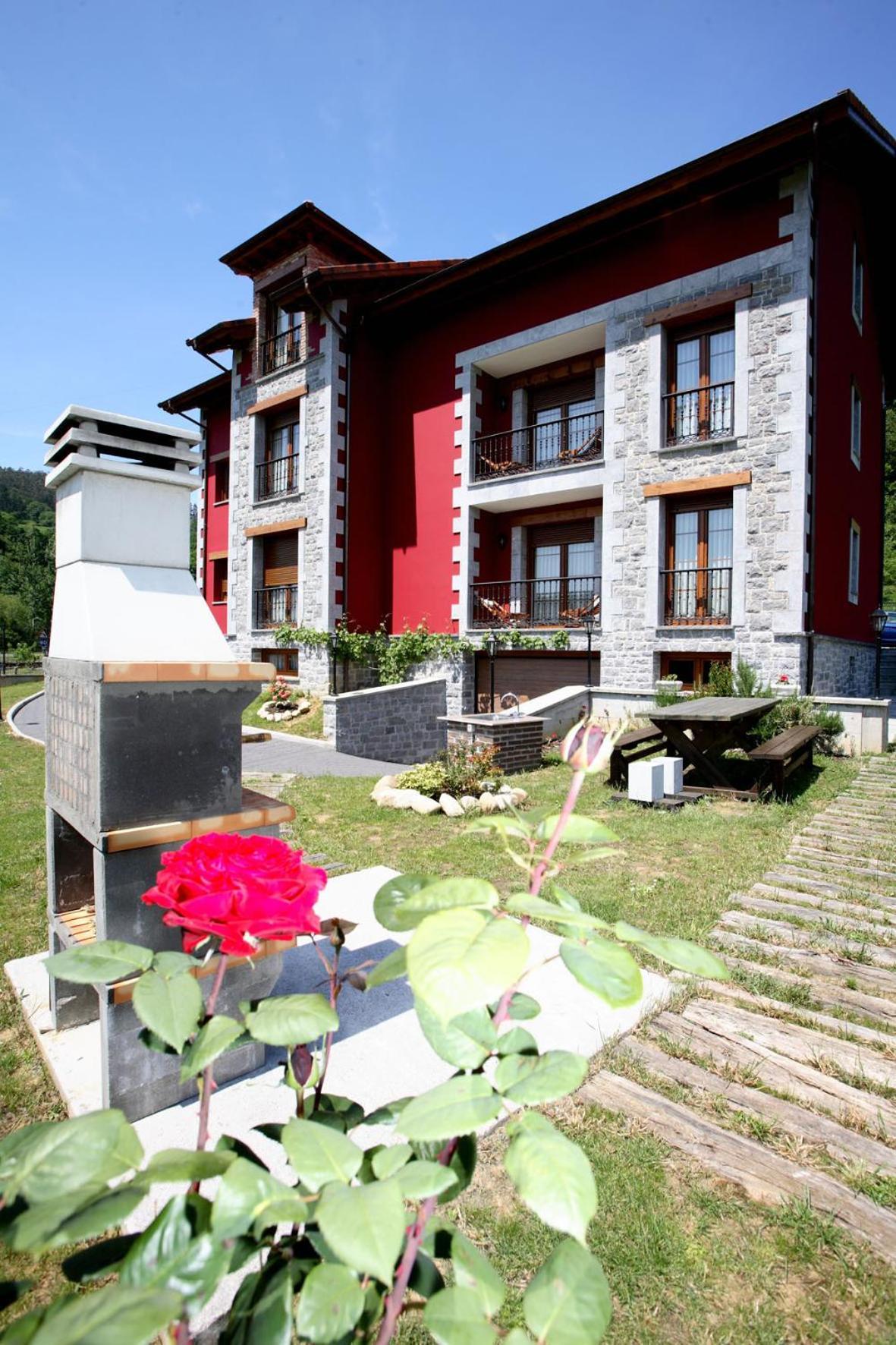Apartamentos Rurales La Vina Onís Exteriör bild