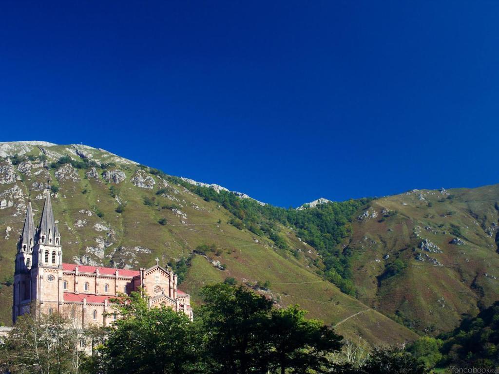 Apartamentos Rurales La Vina Onís Exteriör bild